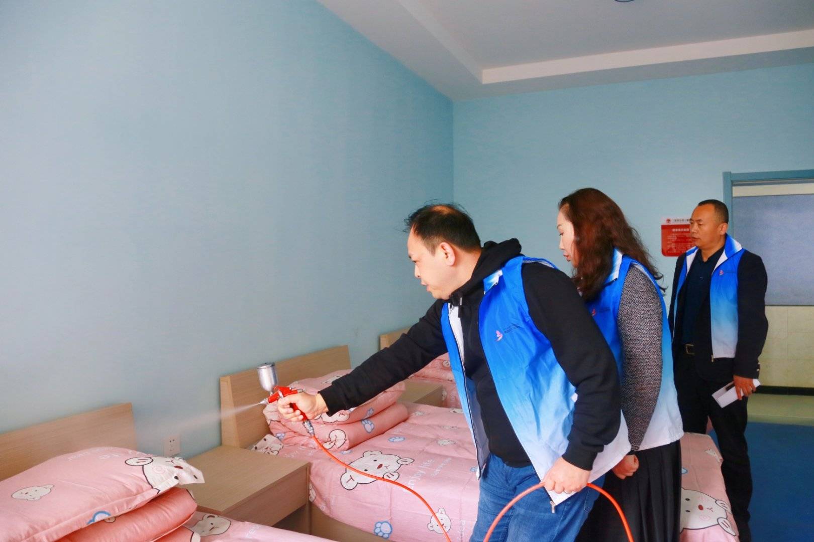 快乐成长<strong></p>
<p>丝路基金</strong>，共筑“我们的中国梦”