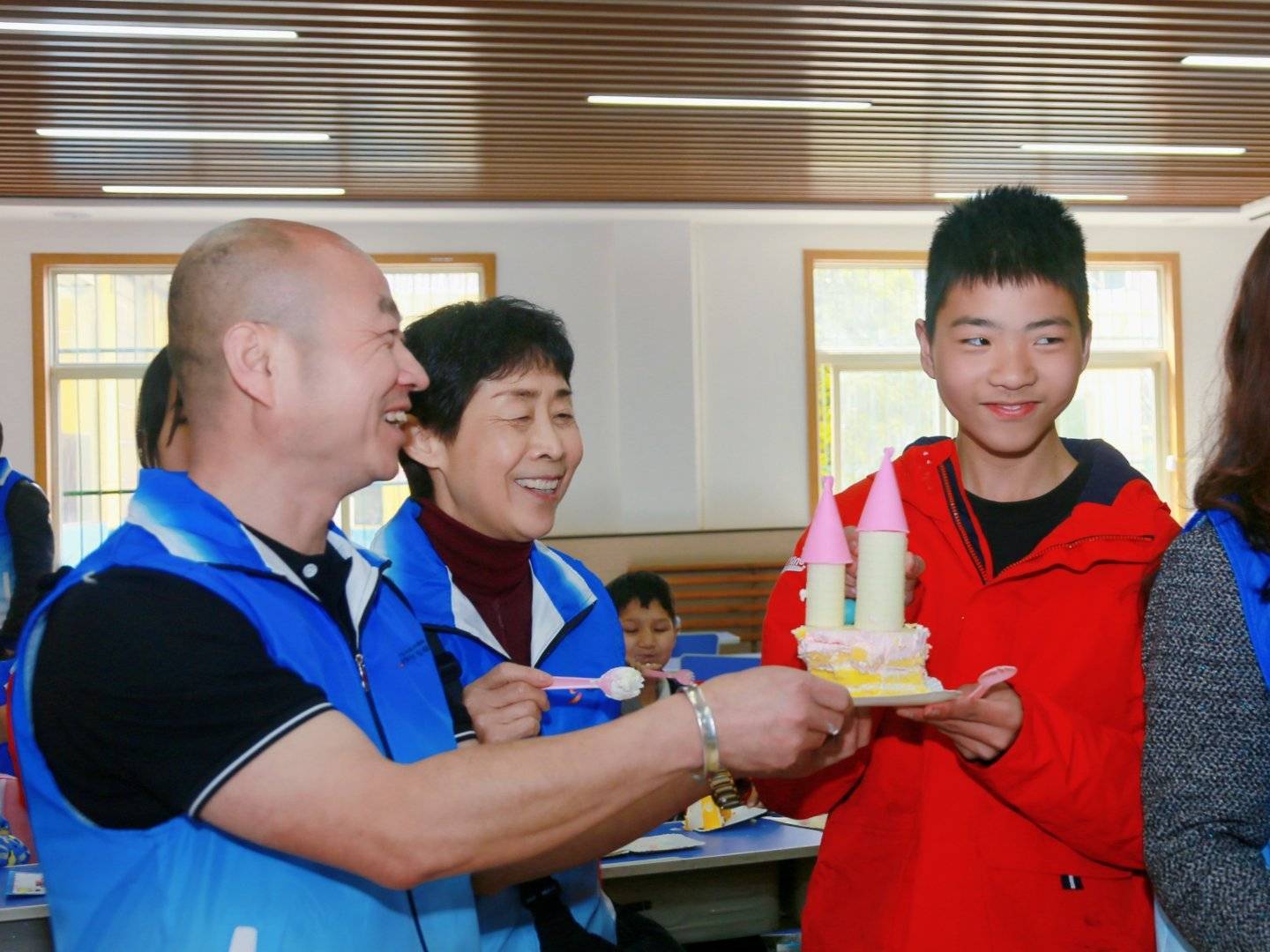 快乐成长<strong></p>
<p>丝路基金</strong>，共筑“我们的中国梦”