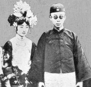 清朝灭亡后溥仪仍是皇帝？年工资400万两白银<strong></p>
<p>虚拟币如何换成人民币</strong>，换成人民币有多少