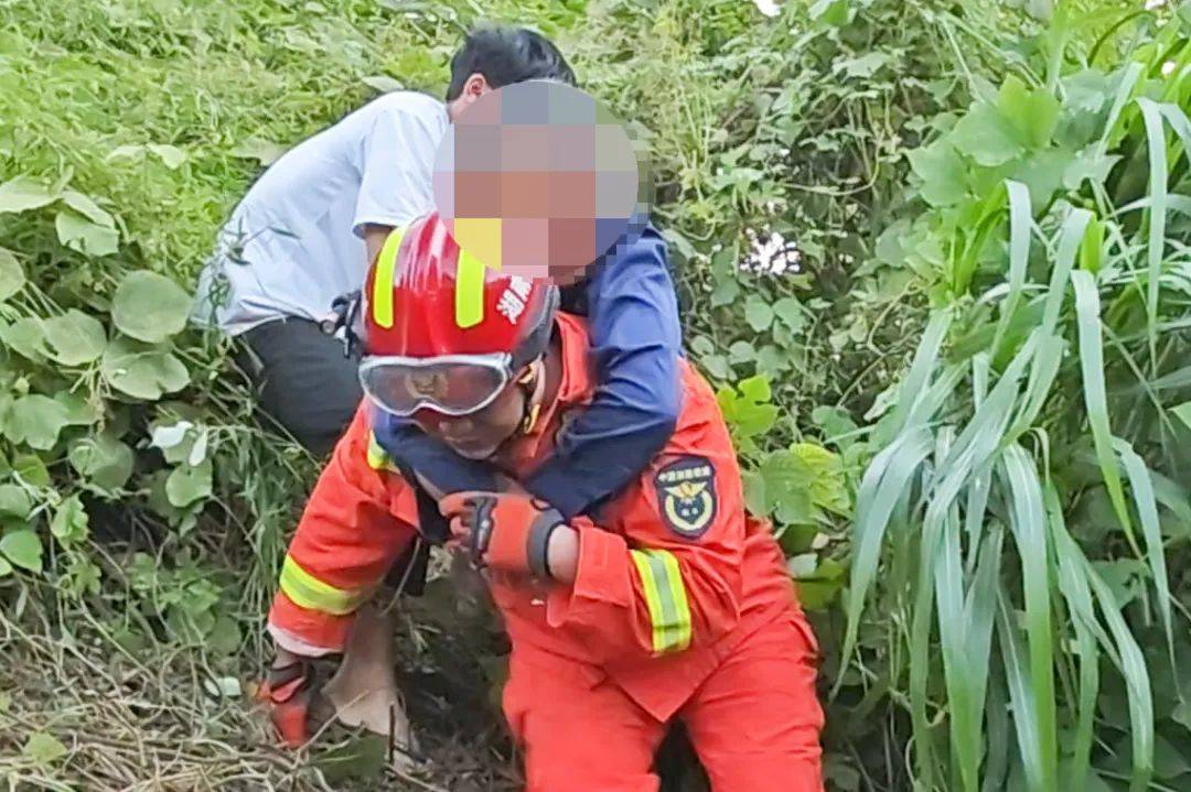 郴州800斤疯牛跑出后顶着屠宰工人一路上山又撞下山<strong></p>
<p>虚拟币取消场外交易所</strong>，已被击毙