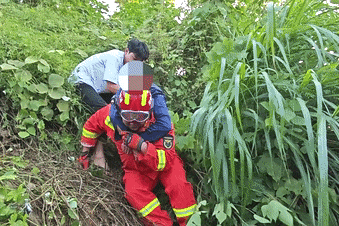 郴州800斤疯牛跑出后顶着屠宰工人一路上山又撞下山<strong></p>
<p>虚拟币取消场外交易所</strong>，已被击毙