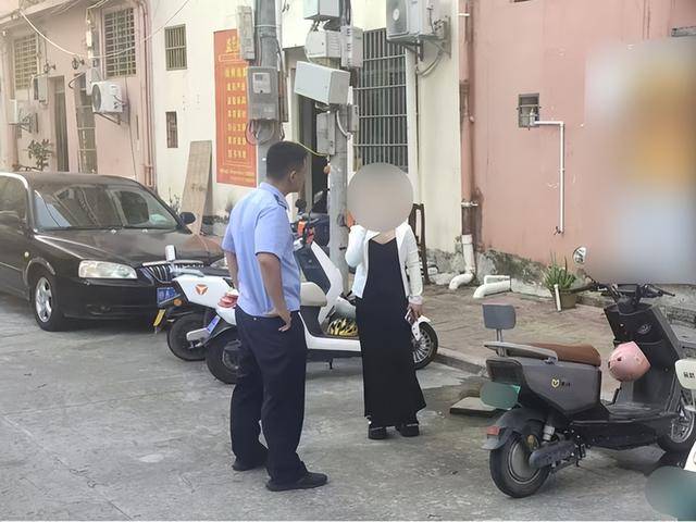 一女子肇事逃逸后仍去逛街<strong></p>
<p>猎豹浏览器虚拟币</strong>，被抓后竟称：是路人劝我走的