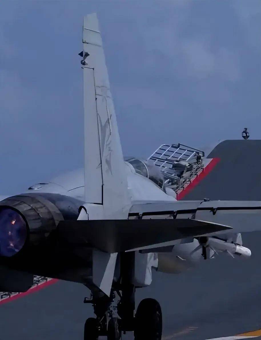中国首个双航母战斗群横空出世<strong></p>
<p>猎豹浏览器虚拟币</strong>！歼-15B/D居然悄悄装备这么多了？