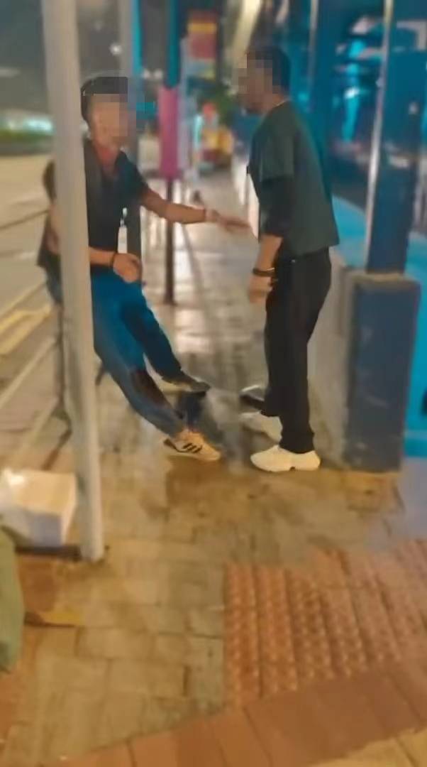 香港休班警长深夜遭抢劫<strong></p>
<p>猎豹浏览器虚拟币</strong>，身中数刀现场曝光！外籍凶手被拘捕