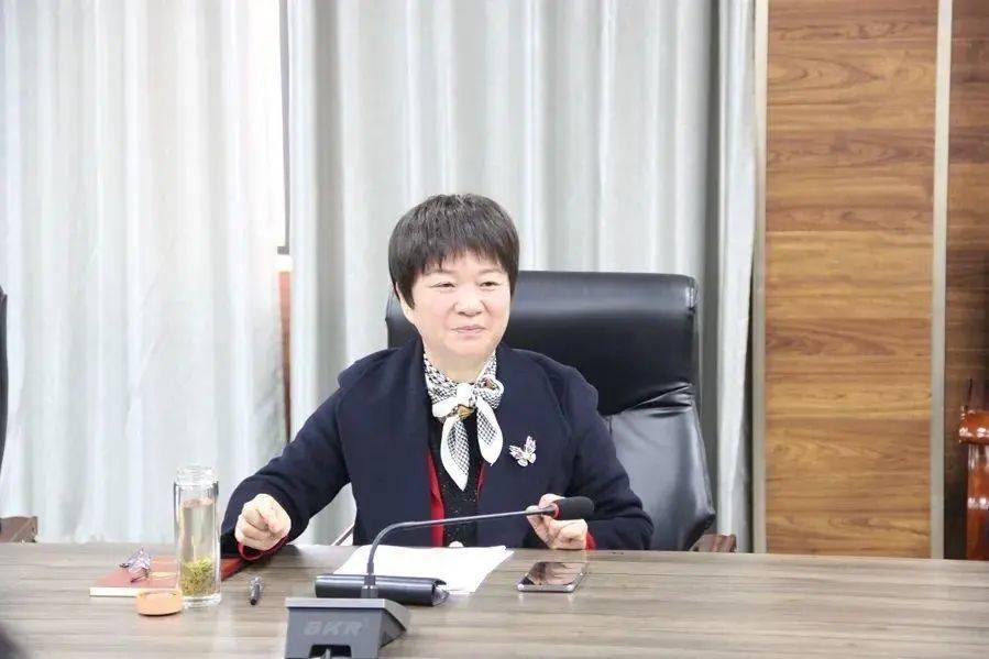 河南一原副厅级女干部被开除党籍<strong></p>
<p>虚拟币chat社区</strong>！卸任不到两个月就被查