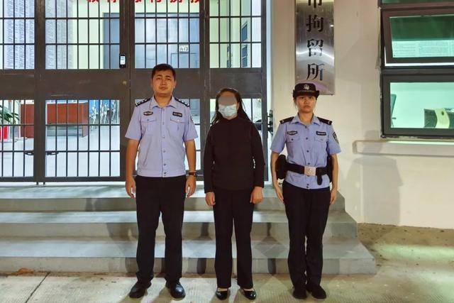 飞机航行途中吸烟<strong></p>
<p>chat虚拟币</strong>，两女子被三亚警方拘留