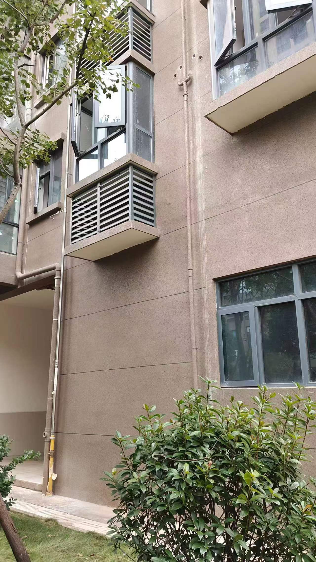 空调机位被楼下邻居占用<strong></p>
<p>315打击虚拟币</strong>，娄底女业主无法入住起诉索赔11万！邻居：我的也被占了