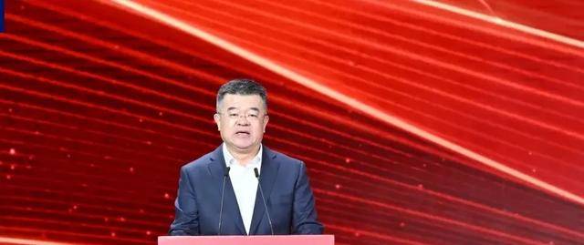 主动投案<strong></p>
<p>温商贷虚拟币wsc</strong>！新疆维吾尔自治区党委社工部副部长宿召兵被查