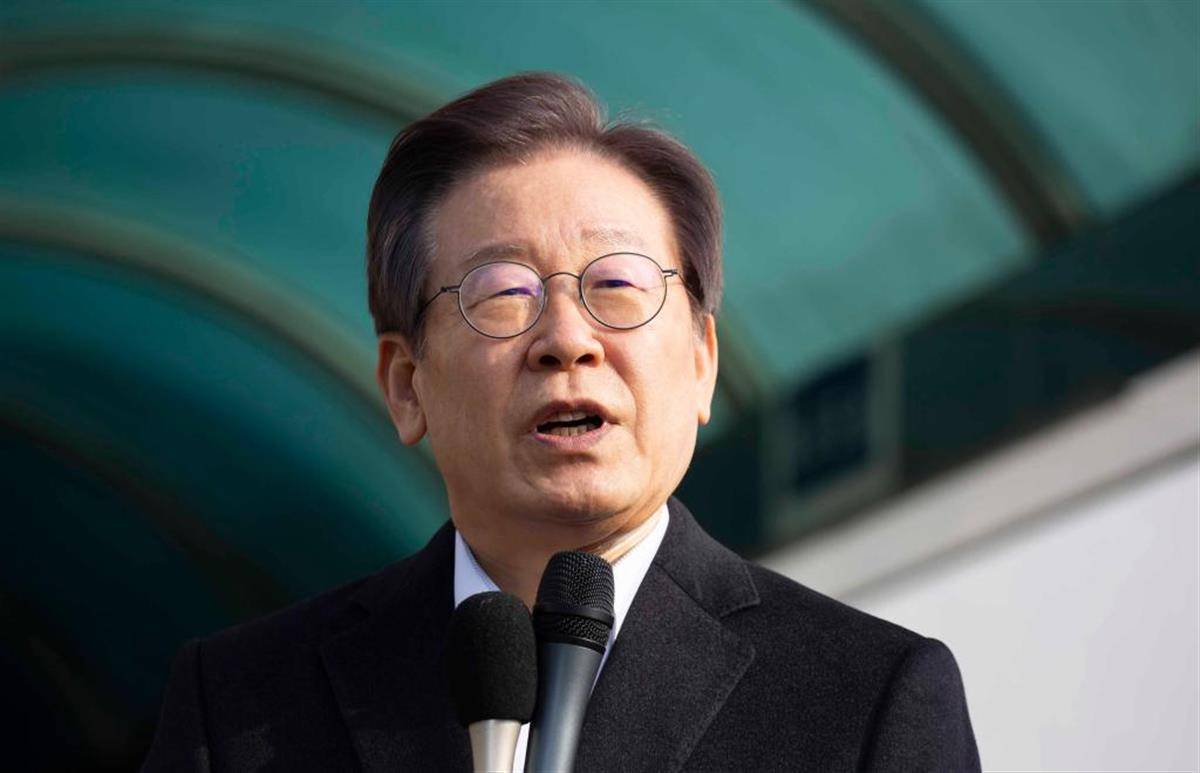 韩国国会“解除戒严”<strong></p>
<p>虚拟币场外交易</strong>，军队撤出，总统府周边进入全面管制状态