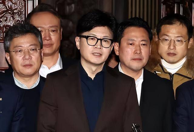 执政党捏着鼻子要“保尹”<strong></p>
<p>虚拟币上币白皮书书写流程</strong>，尹锡悦的总统宝座，将由8个人决定