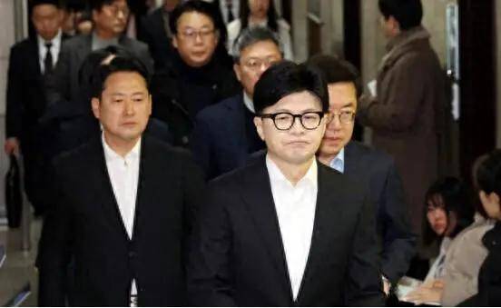 尹锡悦险中求稳：戒严风波逆转<strong></p>
<p>用电脑开挖虚拟币</strong>，国民力量党撑腰，李在明盼破局！