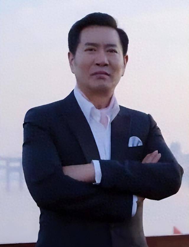 “坏人专业户”姚刚：一生无妻无子<strong></p>
<p>虚拟币全球</strong>，如今53岁在千万豪宅一个人住