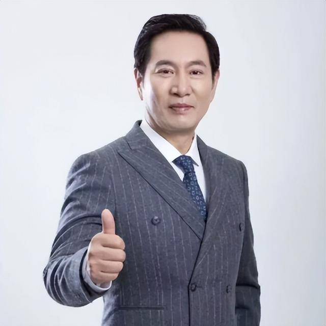 “坏人专业户”姚刚：一生无妻无子<strong></p>
<p>虚拟币全球</strong>，如今53岁在千万豪宅一个人住
