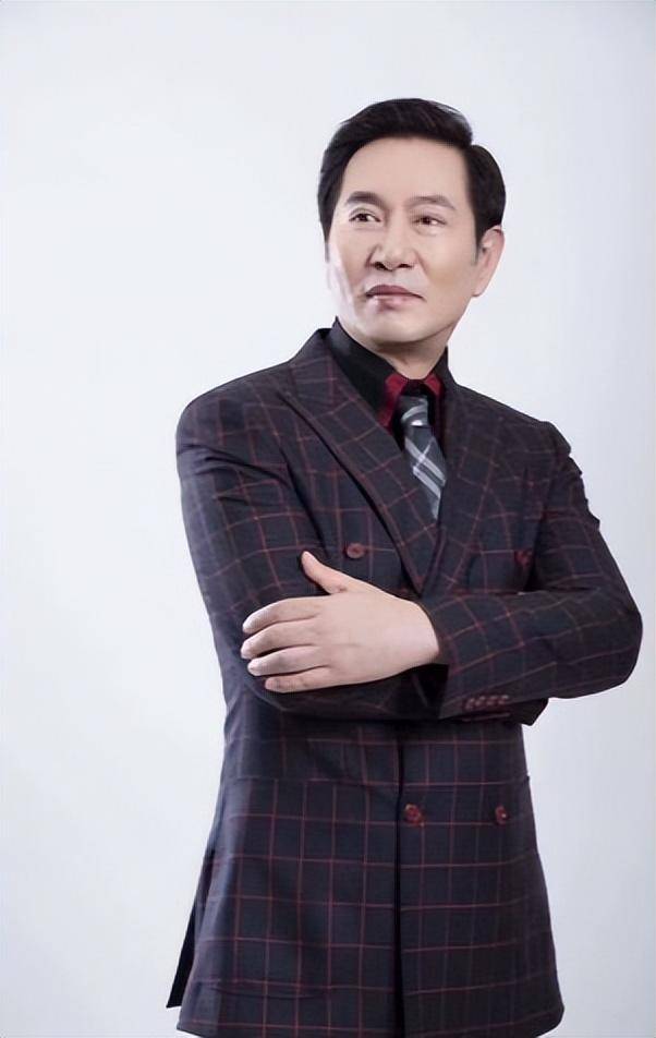 “坏人专业户”姚刚：一生无妻无子<strong></p>
<p>虚拟币全球</strong>，如今53岁在千万豪宅一个人住