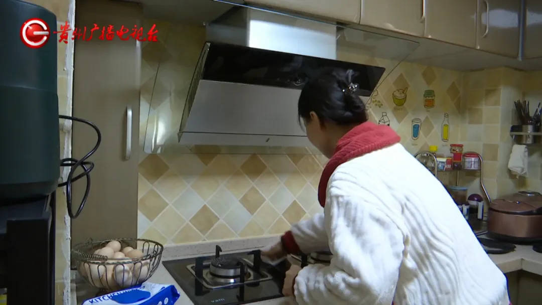恶心坏了！贵阳一女子家中被扔进一颗“炸弹”<strong></p>
<p>虚拟币新手入门</strong>，残羹剩饭炸开花