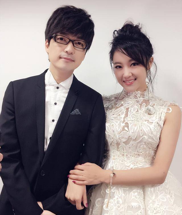 玖月奇迹被曝复婚！王小玮身形臃肿疑怀孕<strong></p>
<p>中国央行副行长虚拟币</strong>，分开真是因为不生娃？
