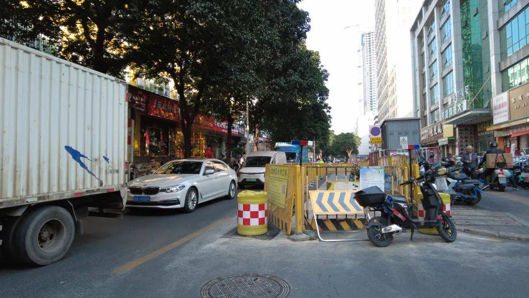 市民投诉：道路修好三个月又被挖开<strong></p>
<p>中国央行副行长虚拟币</strong>！深圳一区回应