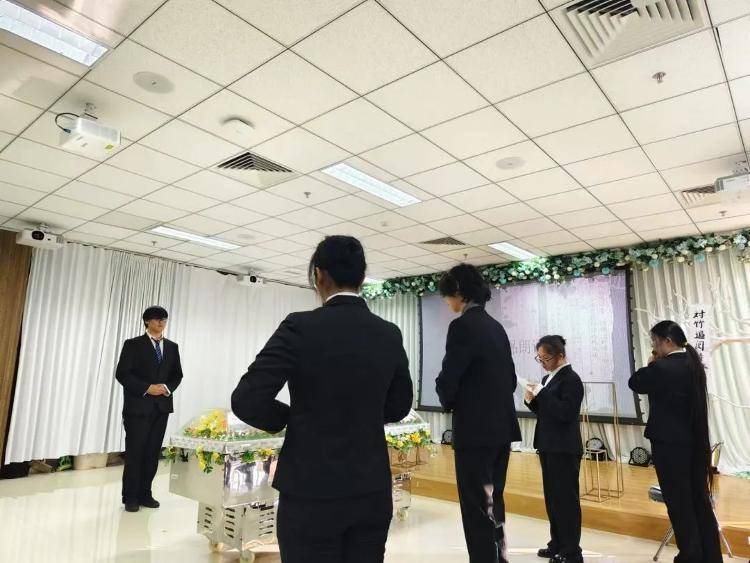 高考601分读殡葬<strong></p>
<p>中国央行副行长虚拟币</strong>？“冷门”专业“火了”