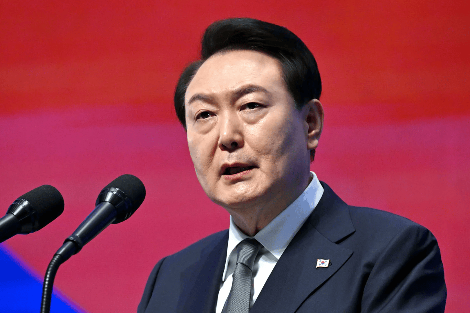 韩总统尹锡悦手机通话记录被查<strong></p>
<p>中国央行副行长虚拟币</strong>，第一夫人被曝“戒严当天从整形医院匆忙返回官邸”