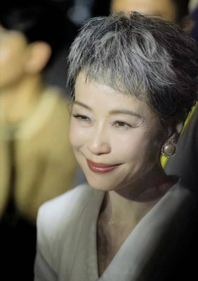 曝61岁叶童香港行生图<strong></p>
<p>虚拟币返点怎么做会计处理</strong>，身材干瘪脸上画大浓妆，多人追着索要签名