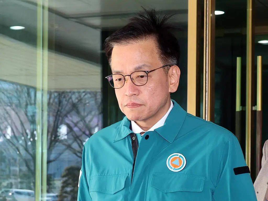 最新消息：黑匣子部分受损！179人遇难<strong></p>
<p>虚拟币返点怎么做会计处理</strong>，有人一家9口都在机上，济州航空CEO鞠躬道歉！航司：事发前已投保10亿美元责任保险赔偿