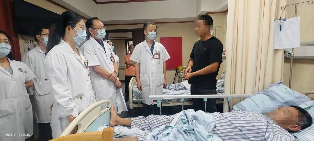 广州一“老酒鬼”路边捡到宝<strong></p>
<p>cortex发放虚拟币</strong>，笑着笑着倒下了……