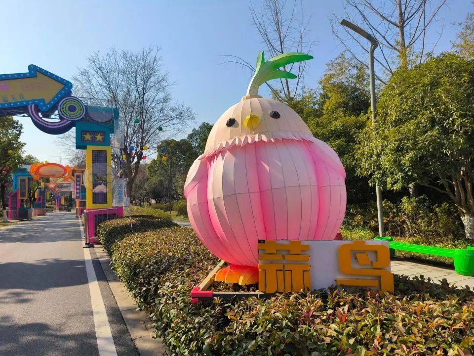 武汉一景区的“蒜鸟灯”走红<strong></p>
<p>uai虚拟币</strong>，还有“武汉话段位”