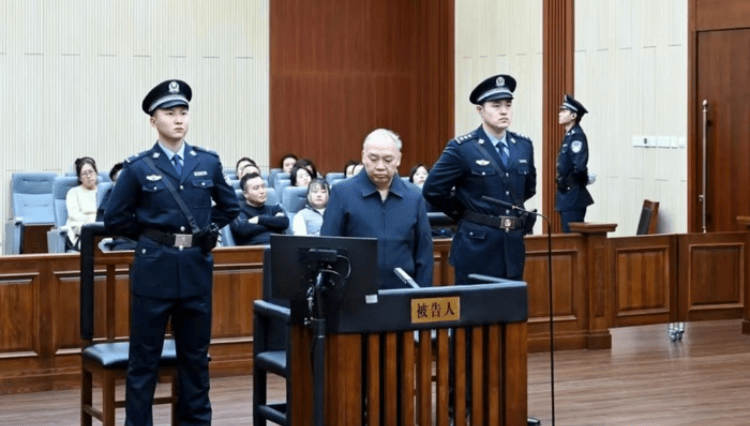 又一“烟草虎”<strong></p>
<p>uai虚拟币</strong>！国家烟草专卖局原副局长张天峰被查 系今年首个落马中管干部