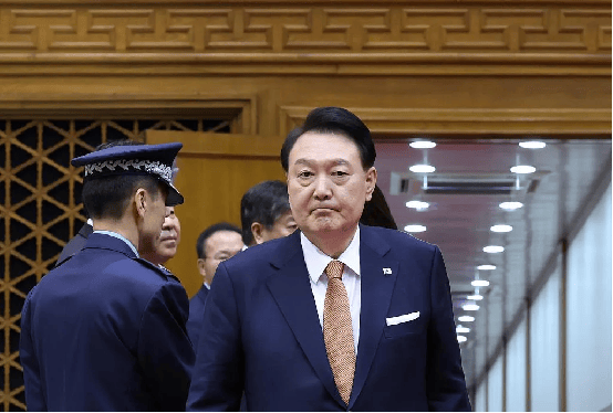 韩国政坛巨震！尹锡悦深陷囹圄<strong></p>
<p>虚拟币telegram</strong>，李在明危在旦夕，中方回了1句话