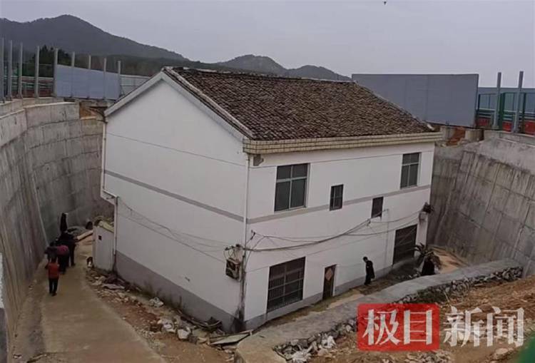 “没料到政府宁可多花钱让公路改道”<strong></p>
<p>十大虚拟币中文名</strong>，江西“最强钉子户”独守孤房