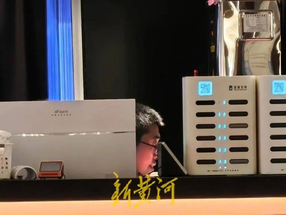 “张兰封号”风波后的麻六记：线下门店直播意外爆火<strong></p>
<p>虚拟币最新上市</strong>，济南店直播间当日点赞超1665万