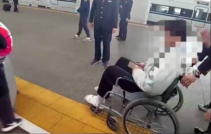 “救命<strong></p>
<p>egcc 虚拟币</strong>，我不想死”！厦门北站，D131次列车突发！