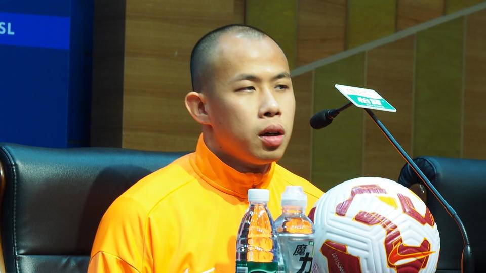 中超|山东泰山与大连英博赛前发布会<strong></p>
<p>共生币虚拟机</strong>，崔康熙感冒痊愈现身会场