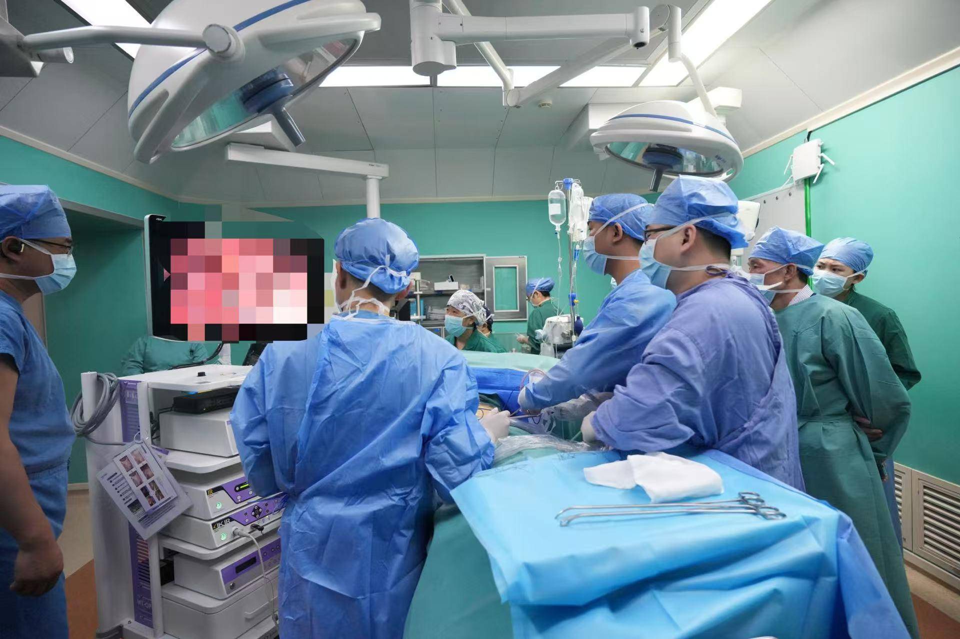 20米高空掉落螺丝刀直插男子胸腔<strong></p>
<p>bcc币虚拟货币名称</strong>！医生：不要自行拔除
