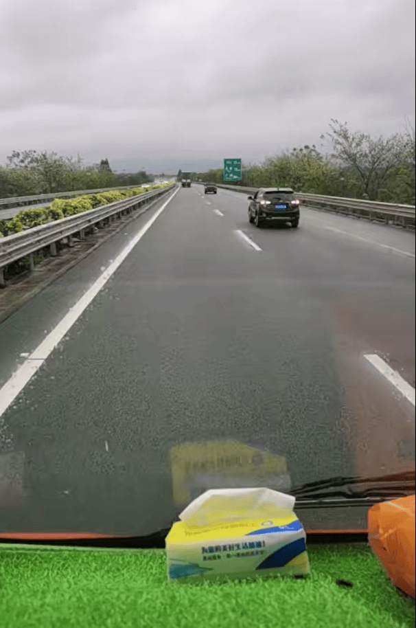 网友称高速路上“无奈倒车7公里”<strong></p>
<p>虚拟币五日线</strong>，广东高速：拥堵或与清明将至有关