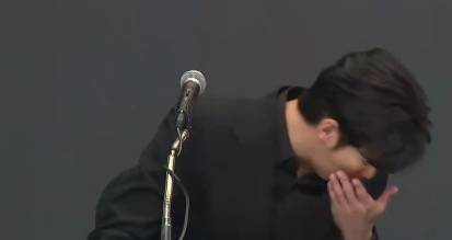 金秀贤为何在记者会上多次喝水<strong></p>
<p>cic虚拟币如何</strong>，网友请DeepSeek解读