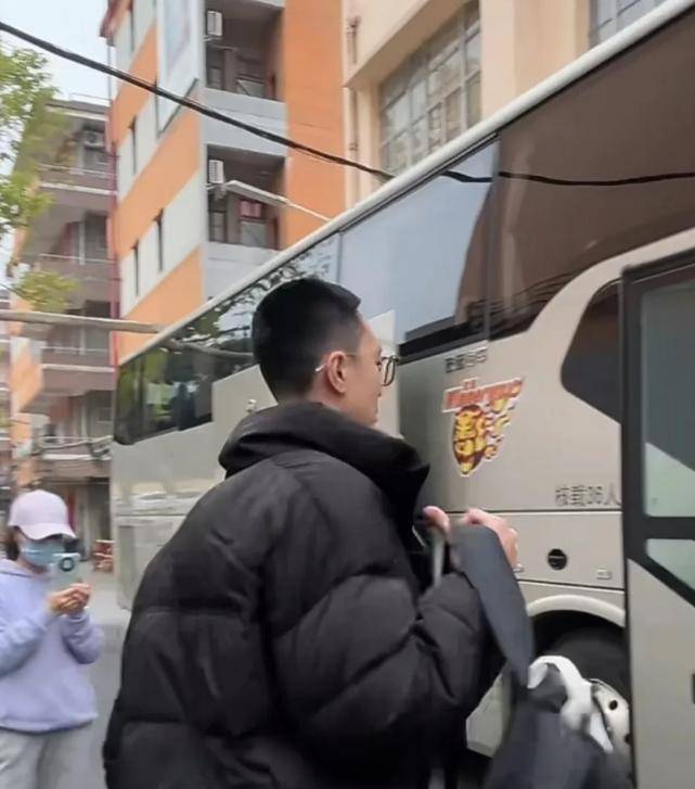 杜锋带13人出征上海！4外援+23兄弟<strong></p>
<p>ecn是什么虚拟币</strong>，贝贝获重用