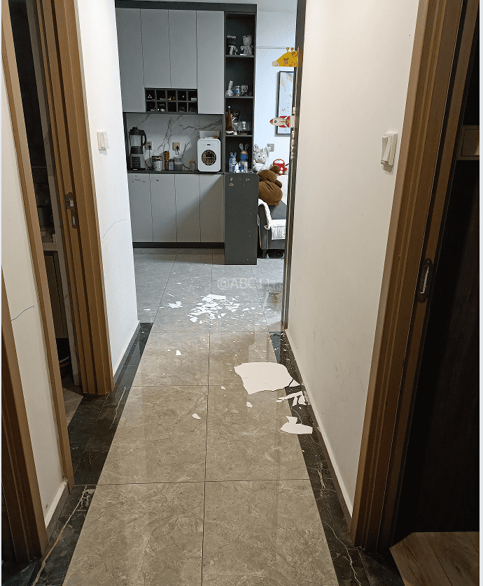 “深更半夜<strong></p>
<p>ecn是什么虚拟币</strong>，又掉一大块下来”！广东一小区业主怒了
