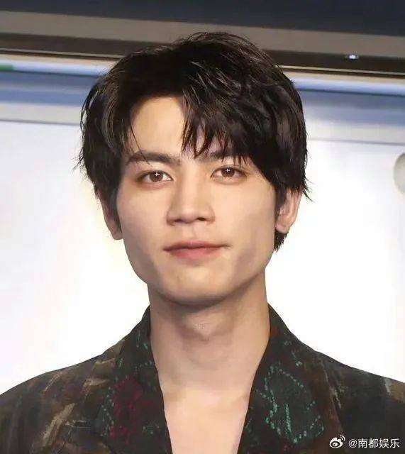 热搜第一<strong></p>
<p>zil的虚拟币</strong>！24岁男演员不幸去世