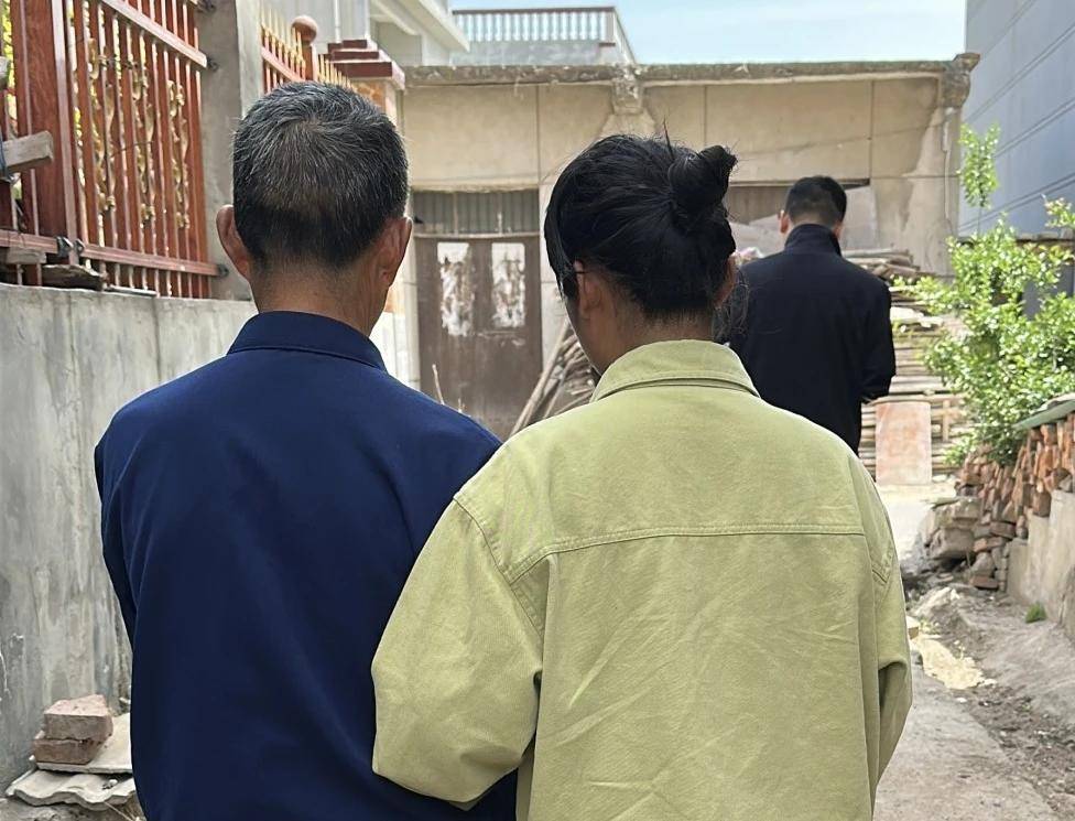 女孩跟男友外出打工失踪<strong></p>
<p>虚拟币交易平台怎么玩</strong>，15年后被找到已育两子 父亲：她当年流浪到河南，不知回家的路