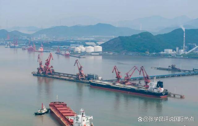 40艘大船停靠中国舟山港<strong></p>
<p>查看货币行情</strong>，特朗普不长记性，中国早把后路设计好了