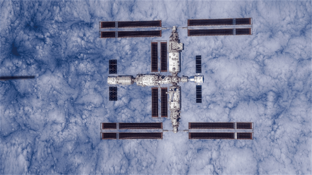 太阳翼才修好没多久<strong></p>
<p>虚拟币uif</strong>，又有“敌”撞过来了？3名航天员紧急加防