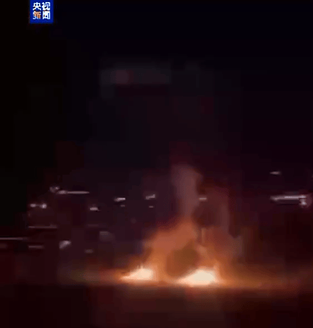 突发！印度向巴基斯坦三地发射导弹<strong></p>
<p>交易平台有哪些</strong>，巴方誓言回应！两架印空军战机被击落，巴方全国空域关闭48小时
