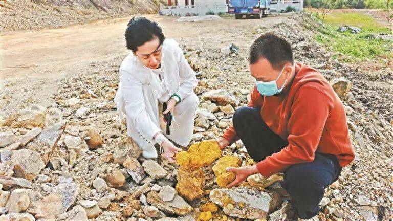 广东一地挖出“黄金土”<strong></p>
<p>虚拟币价格app</strong>，专家：具体成分需等待检测报告
