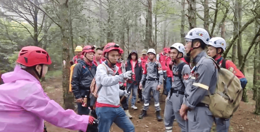 8岁男孩失联超90小时<strong></p>
<p>虚拟币价格app</strong>，福建及国内多支救援队齐聚石谷解！正以目击者线索形成搜救圈