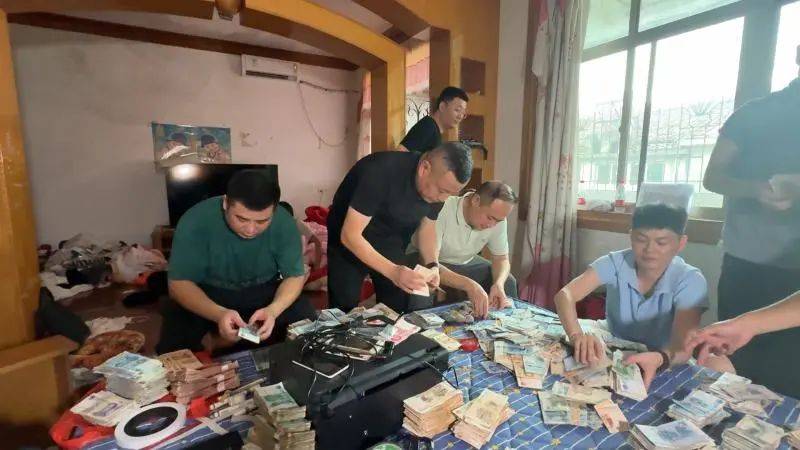 每天印多少花多少<strong></p>
<p>tnt虚拟币团队</strong>，夫妻俩家中合伙印制20多万元假币，双双被拘