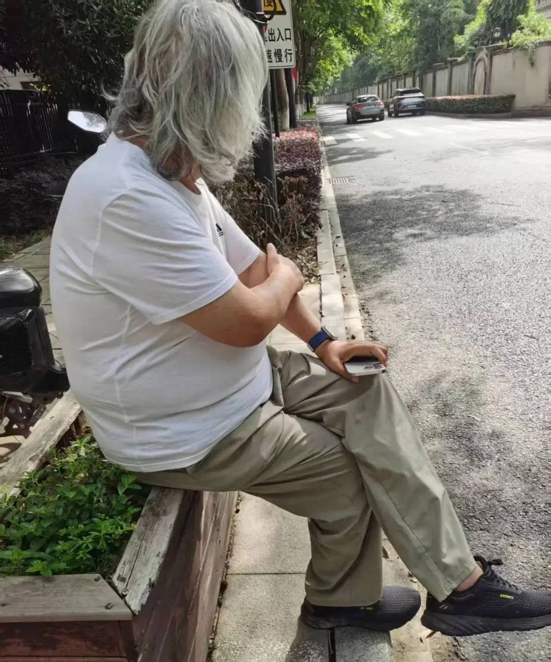 71岁成龙头发花白<strong></p>
<p>tnt虚拟币团队</strong>！谢贤交代后事张纪中出了车祸还得养家…慢慢老去的他们让人泪目