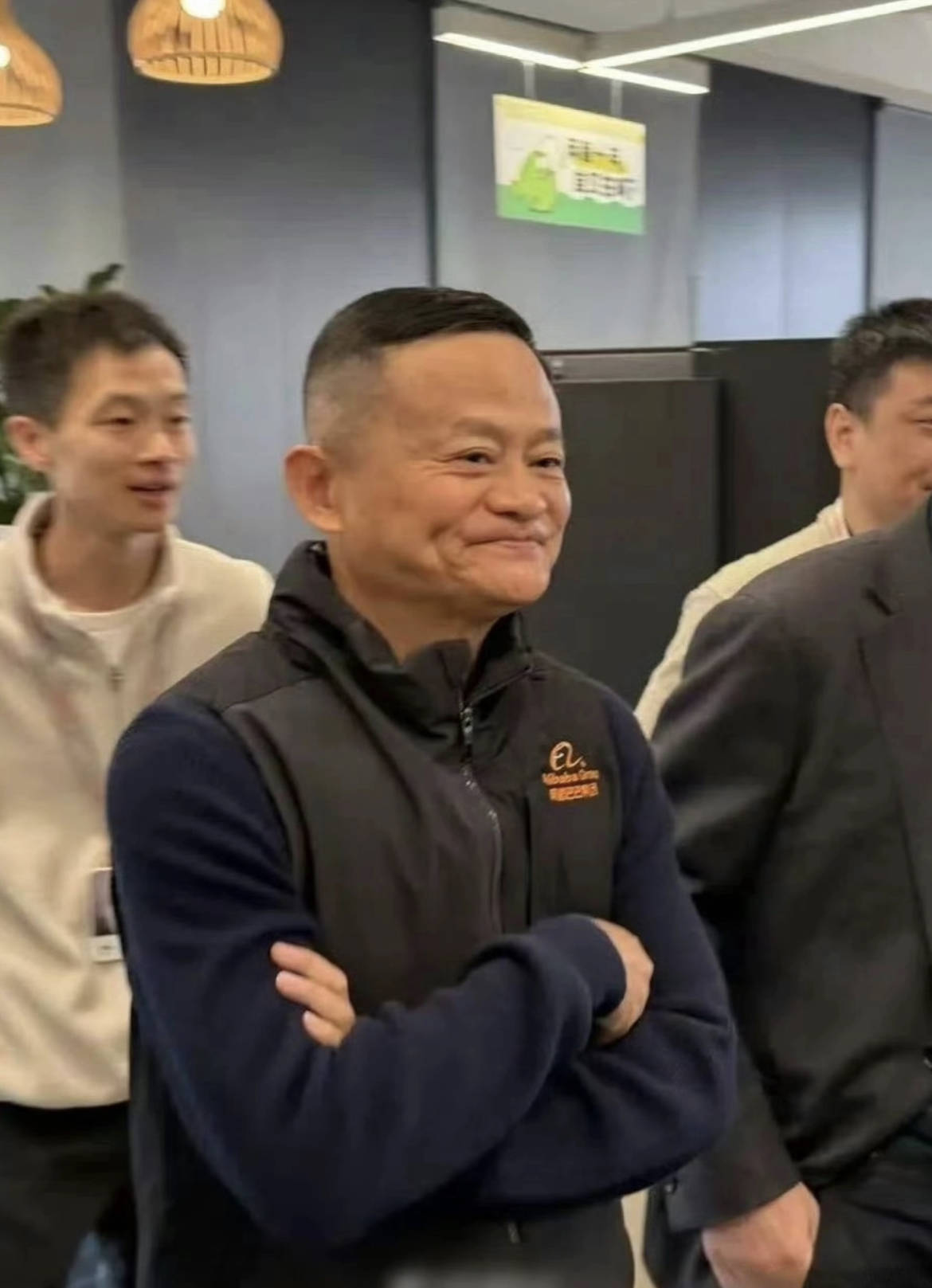 刘强东穿39元T恤逛街<strong></p>
<p>tnt虚拟币团队</strong>，章泽天穿200块防晒衫，新贵们可没那么“老钱”！