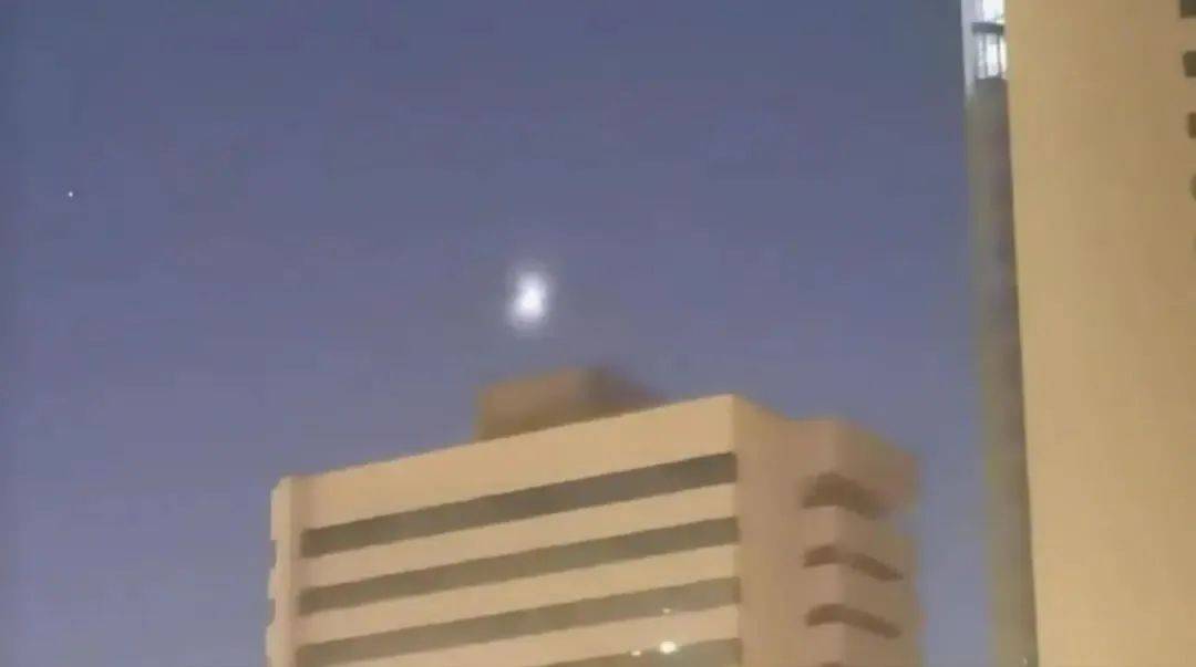 新疆夜空不明飞行物是什么<strong></p>
<p>网上各种虚拟币</strong>？揭秘来了