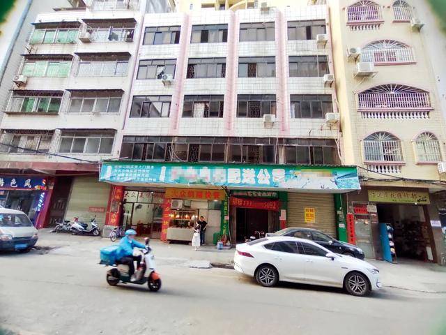 “小官巨贪校长”<strong></p>
<p>哪种虚拟币容易崩盘</strong>，让乡镇初中生吃不饱